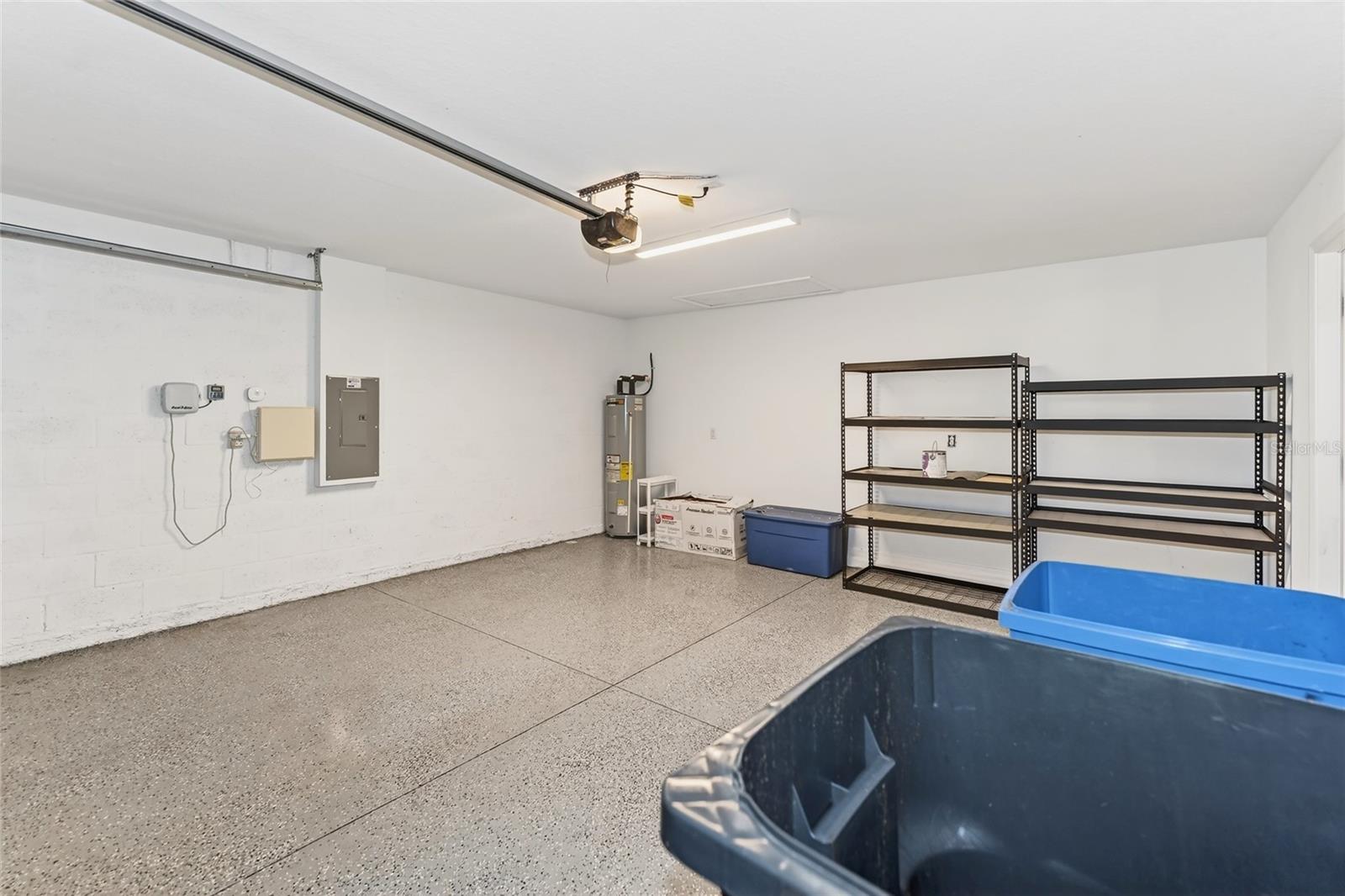 Image 21 of 36 For 16751 Delia Street