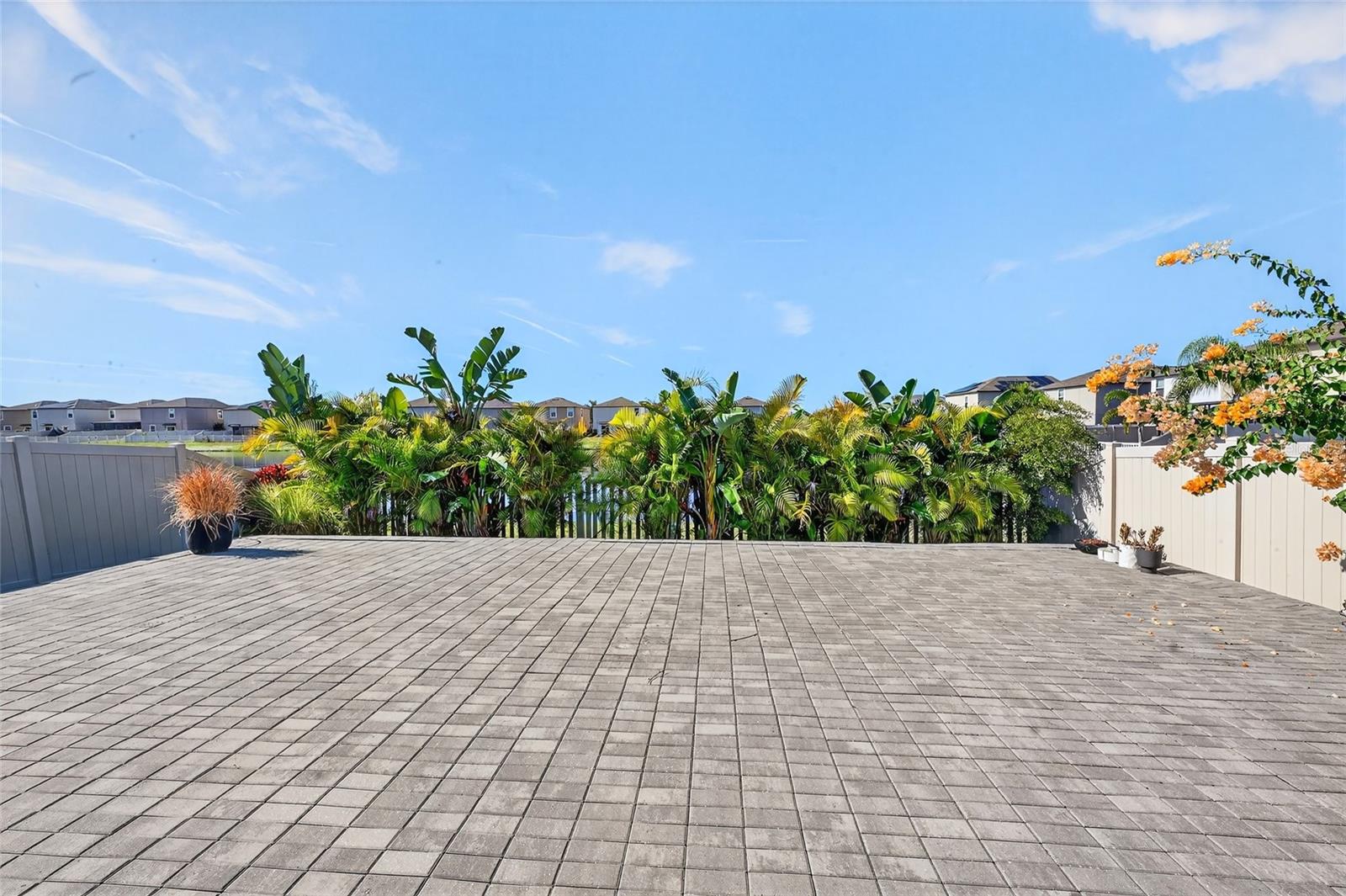 Image 26 of 36 For 16751 Delia Street