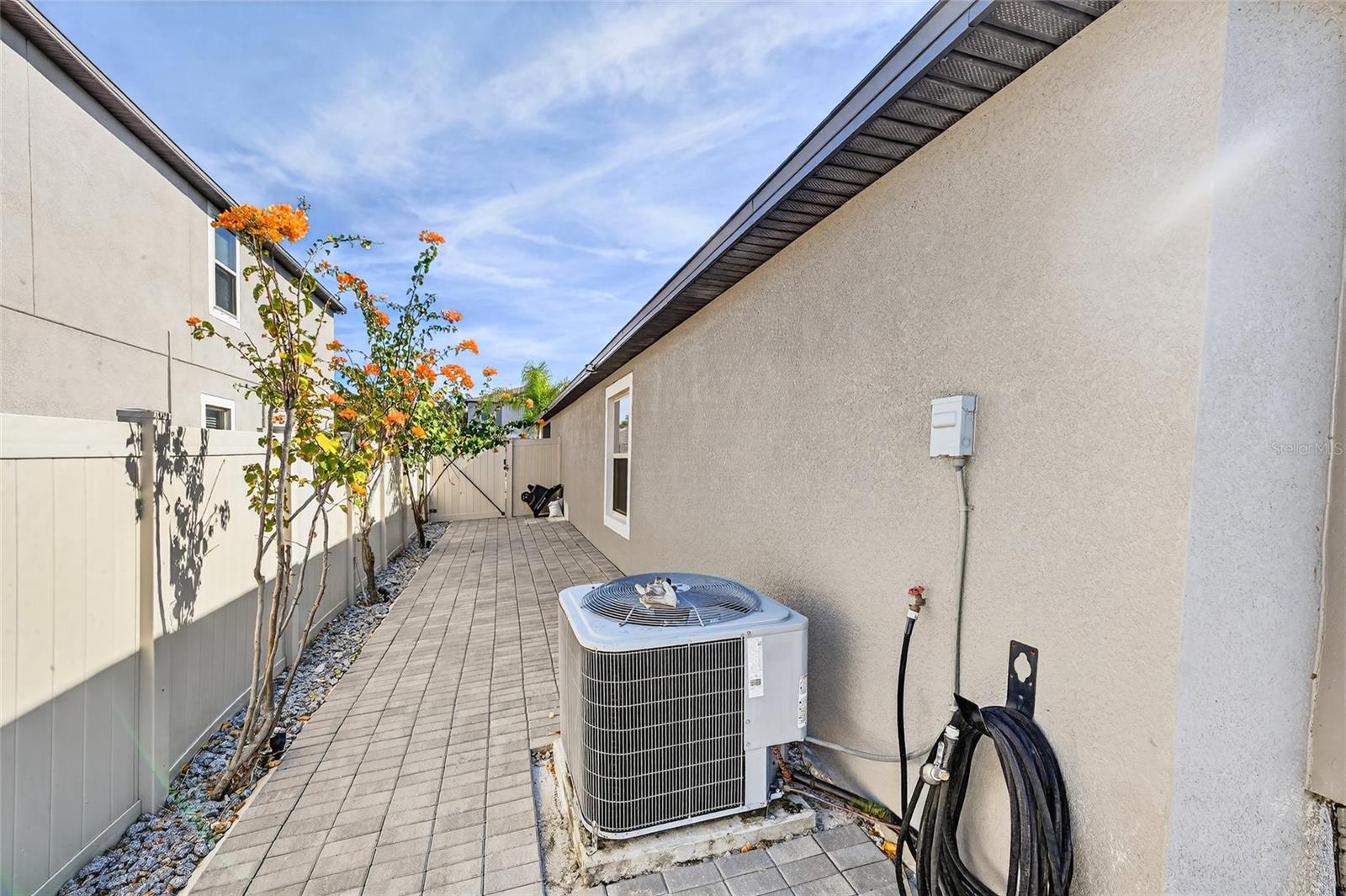 Image 27 of 36 For 16751 Delia Street