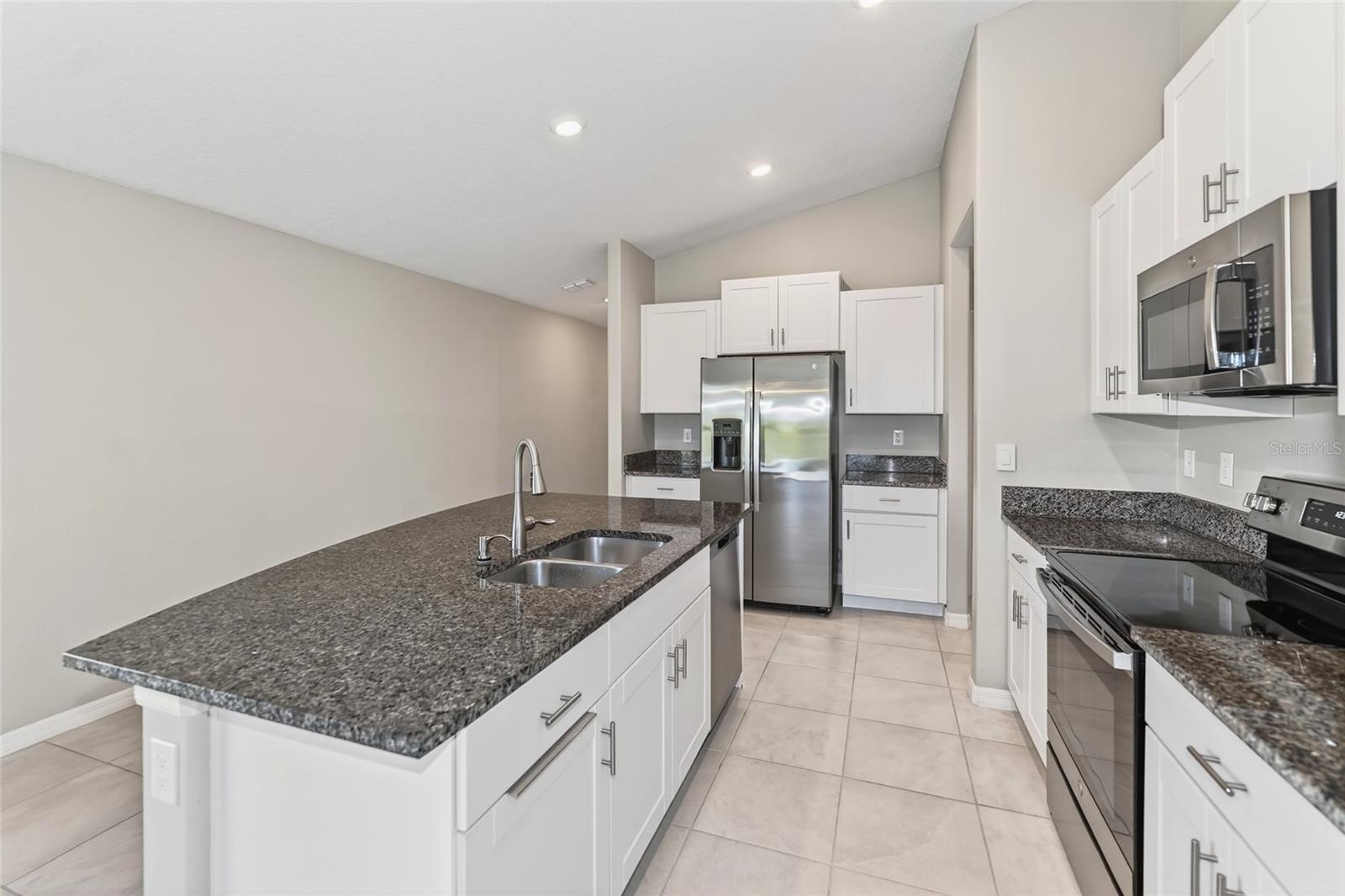 Image 3 of 36 For 16751 Delia Street