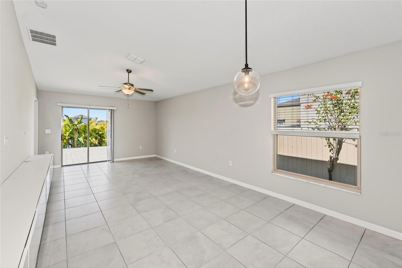 Image 7 of 36 For 16751 Delia Street