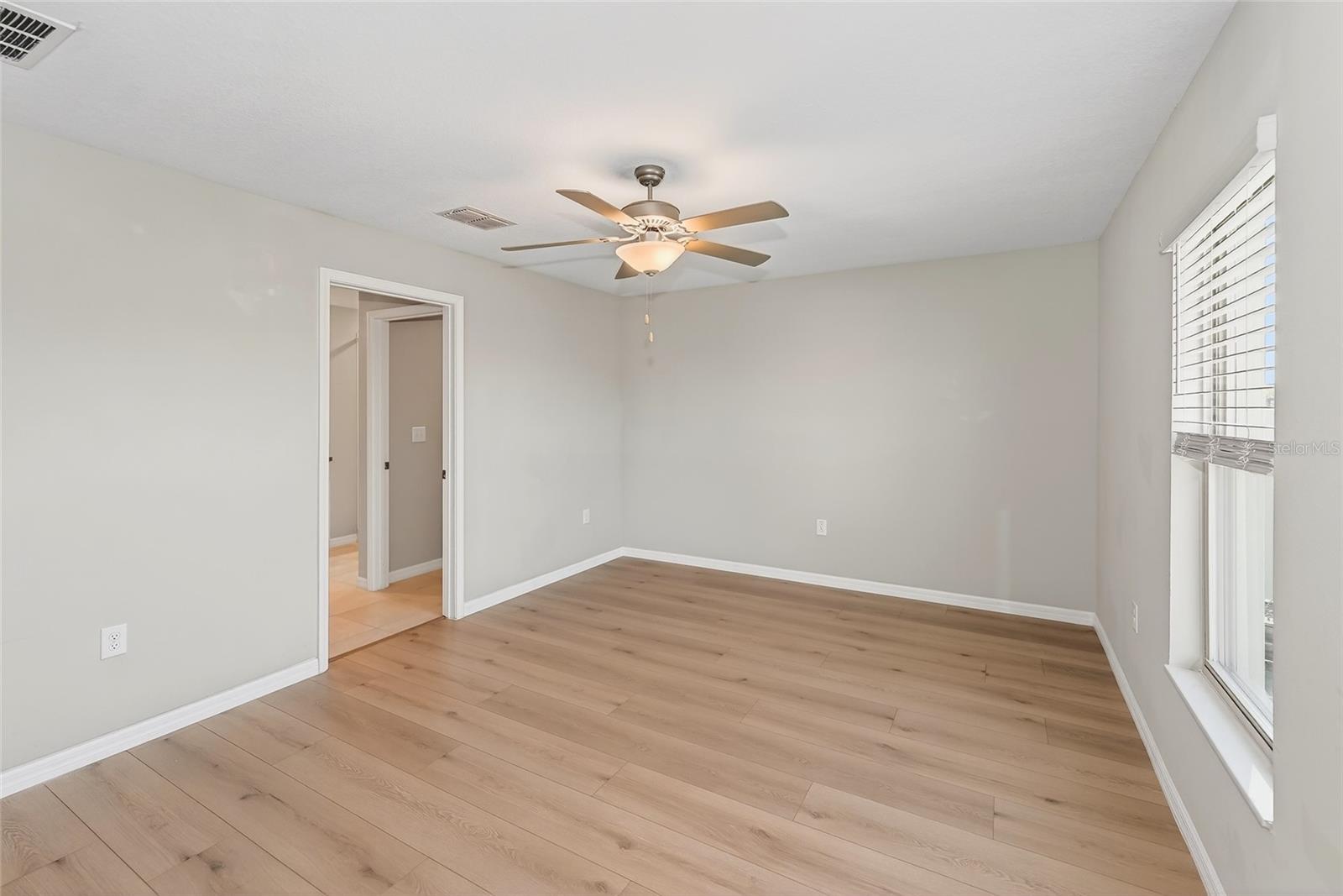 Image 9 of 36 For 16751 Delia Street