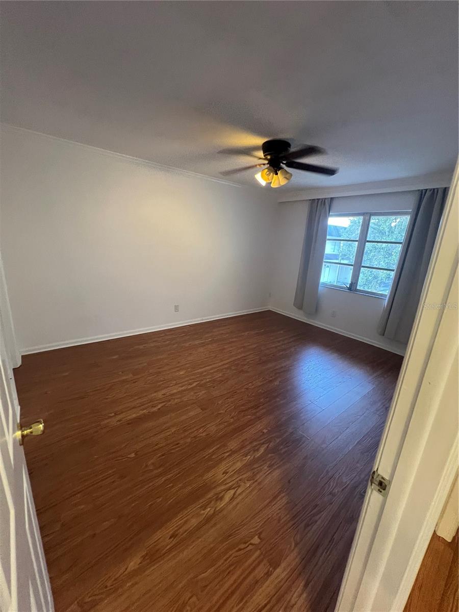 Image 12 of 16 For 218 Amherst Avenue 85