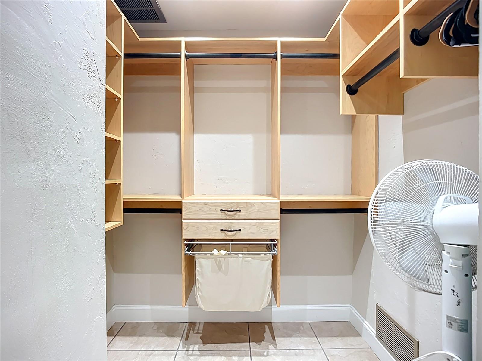 Image 25 of 97 For 2424 Whippoorwill Circle