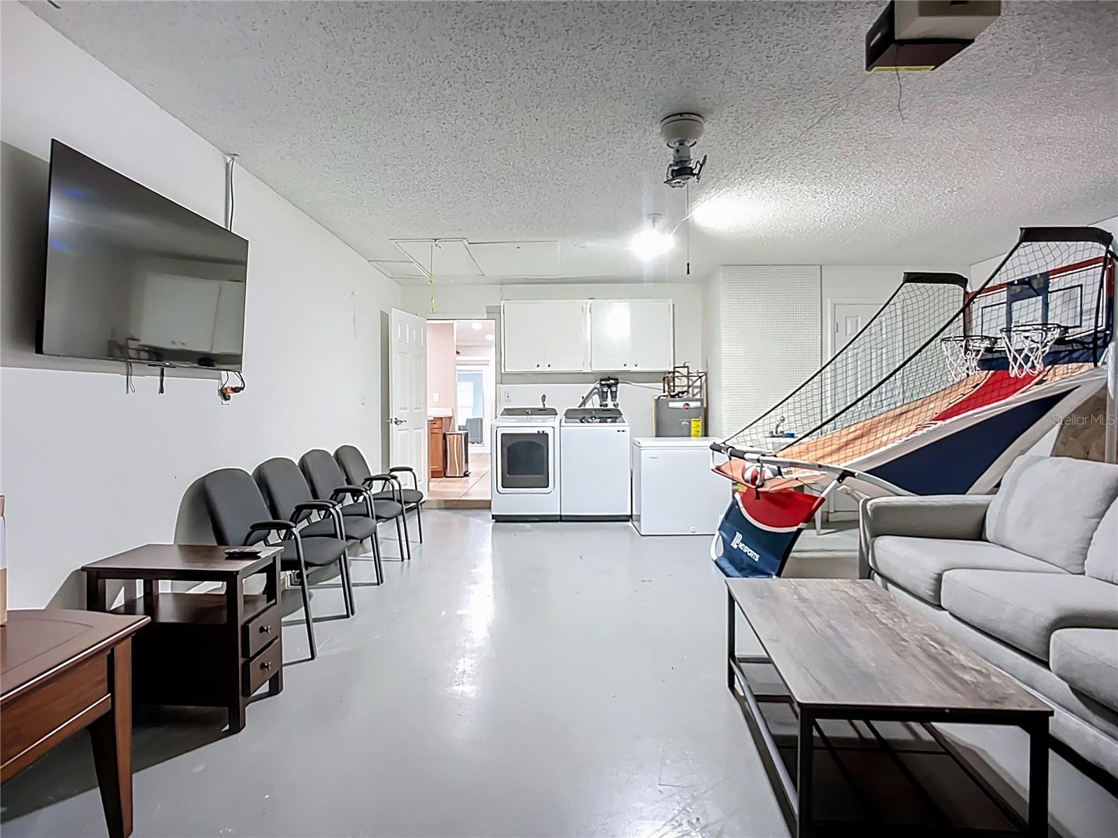 Image 41 of 97 For 2424 Whippoorwill Circle