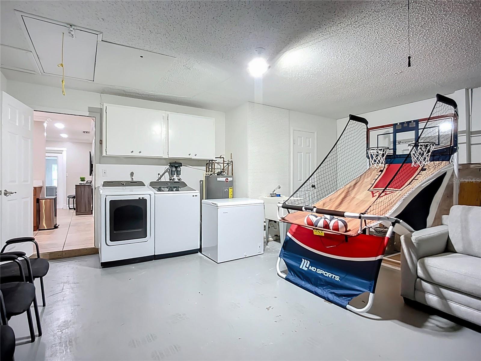 Image 42 of 97 For 2424 Whippoorwill Circle