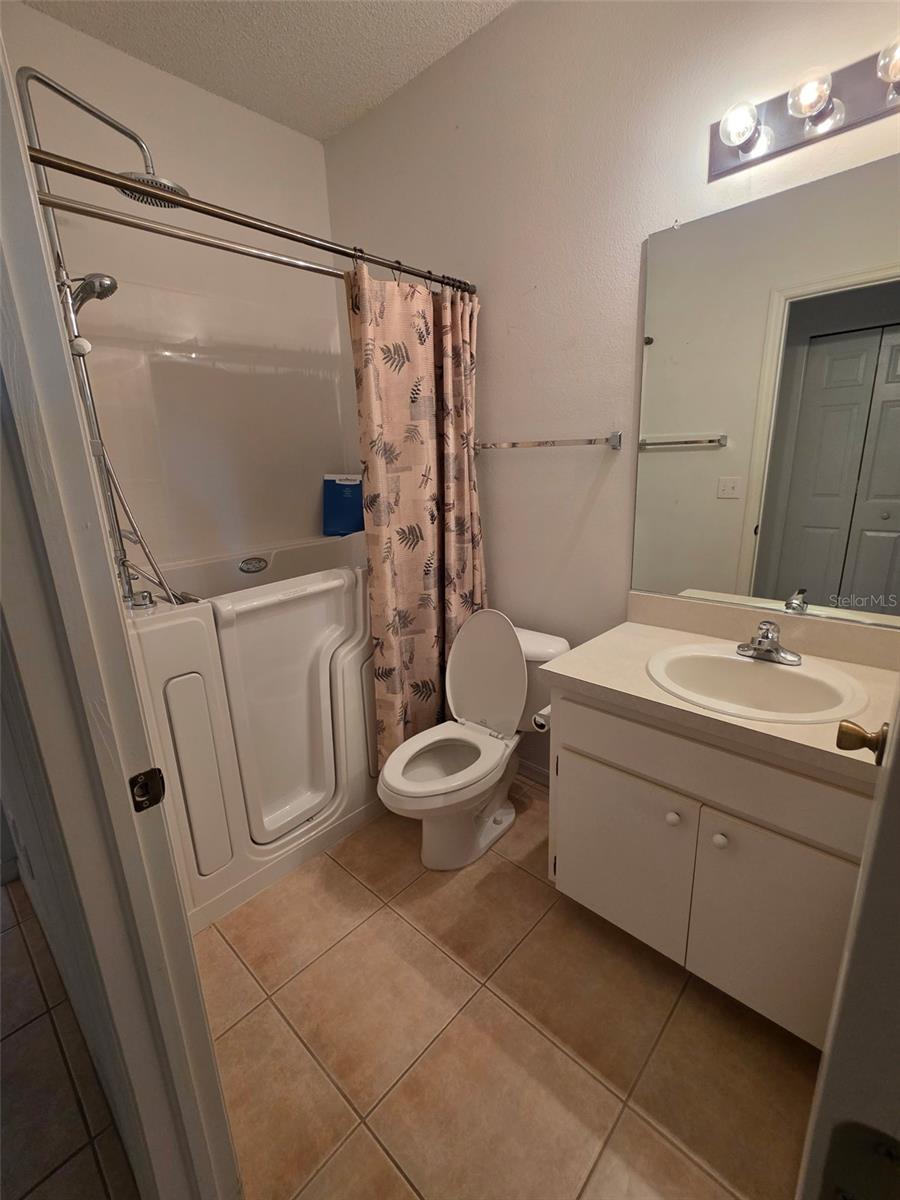 Image 7 of 36 For 2608 Newcomb Court 2608