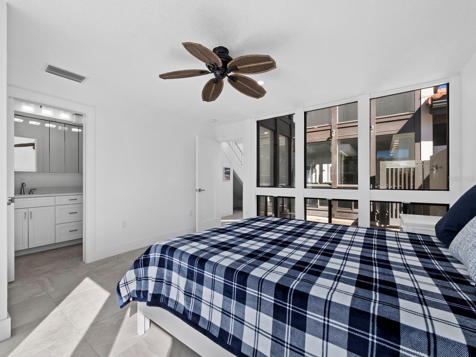 Image 23 of 55 For 800 Blvd Of The Presidents 19