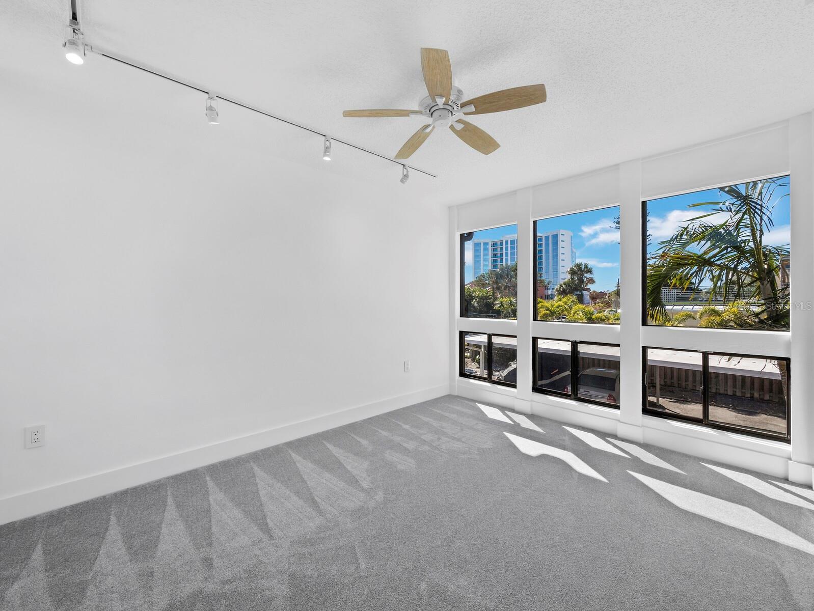 Image 28 of 55 For 800 Blvd Of The Presidents 19