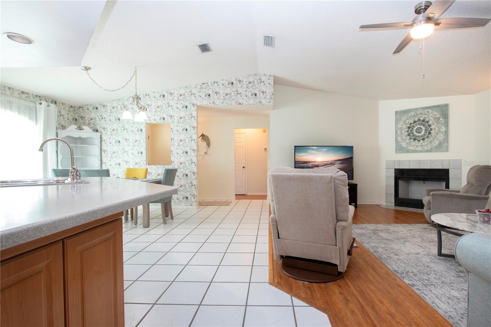 Image 15 of 48 For 1606 Loghill Place