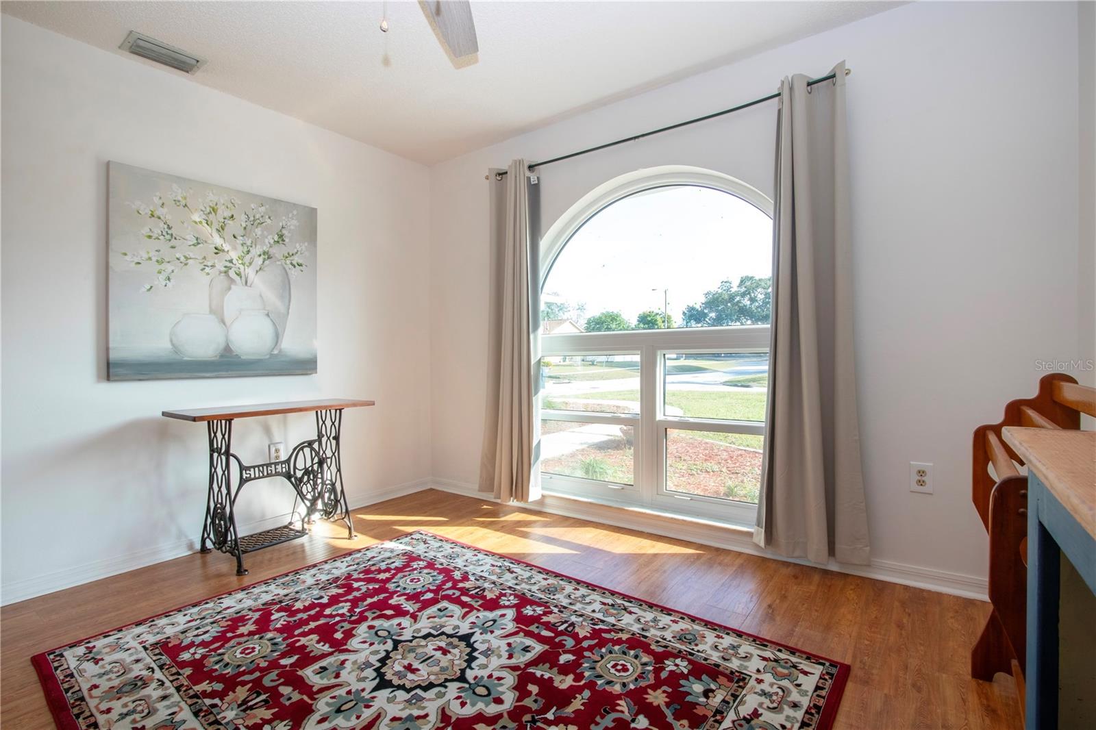 Image 33 of 48 For 1606 Loghill Place