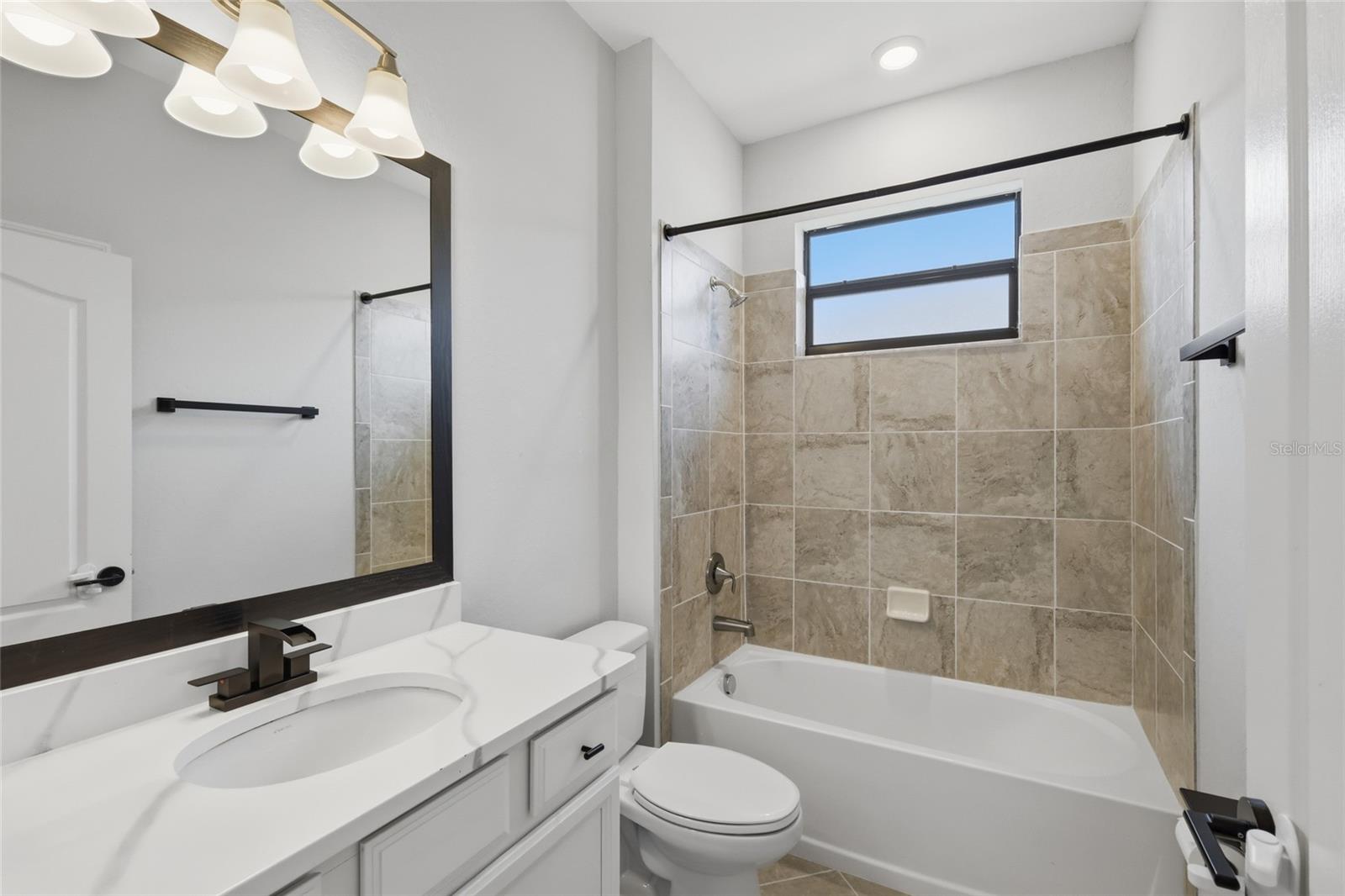 Image 33 of 67 For 11502 Autumn Leaf Way