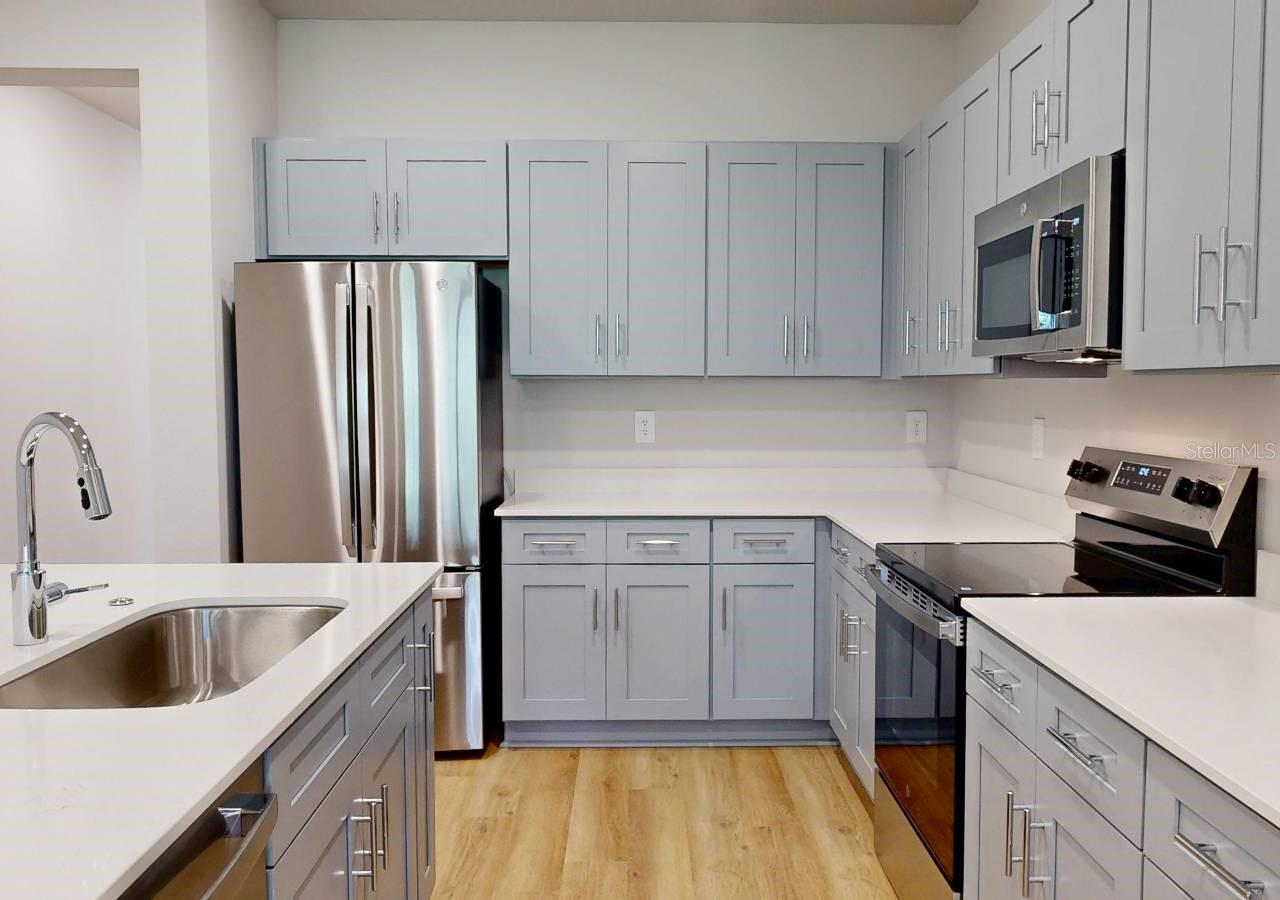 Image 3 of 8 For 9315 90th Circle 101