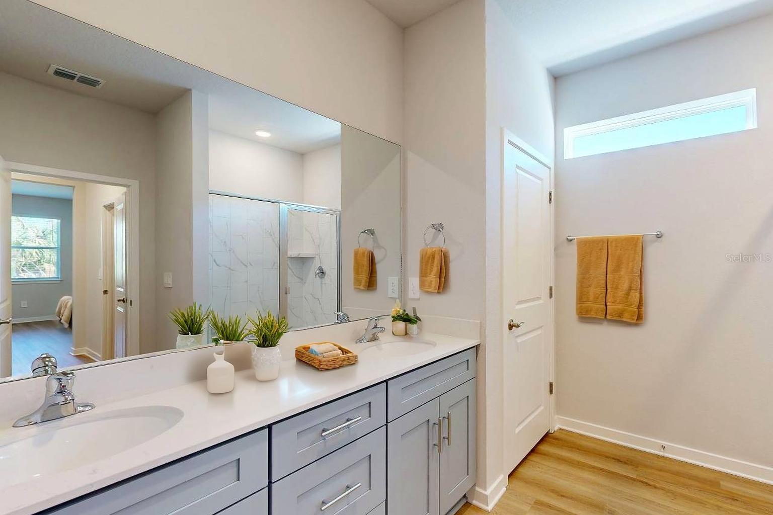 Image 5 of 8 For 9315 90th Circle 101