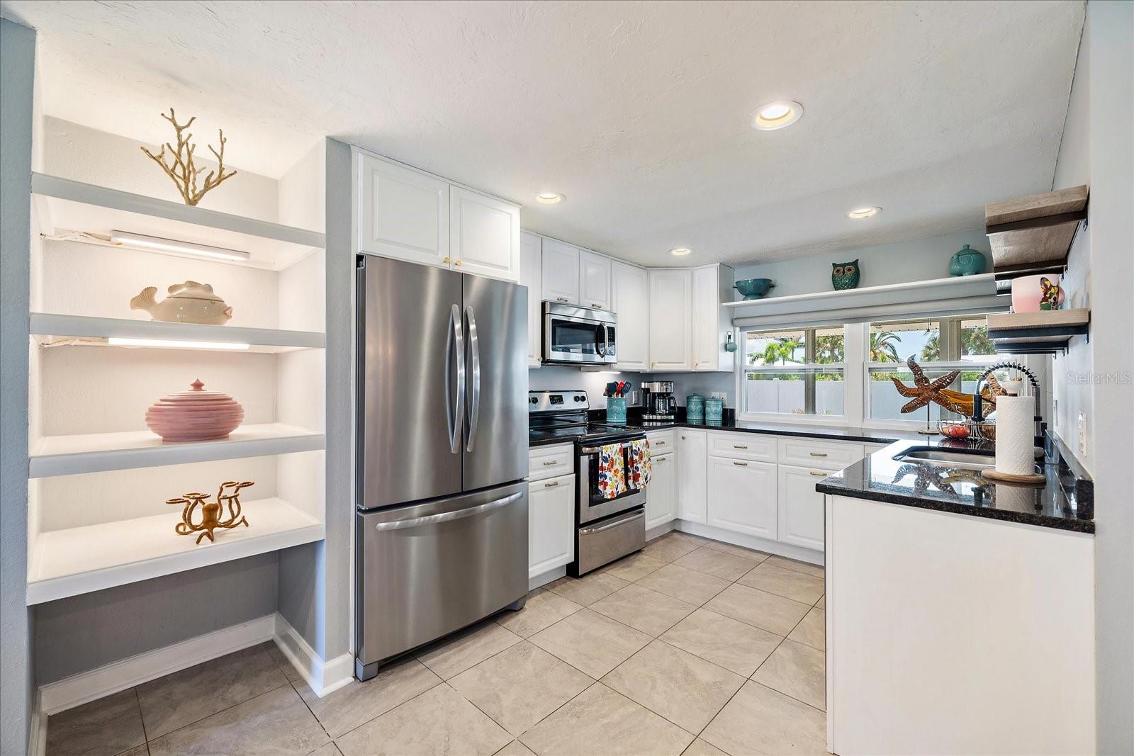 Image 14 of 36 For 6841 Roxbury Drive