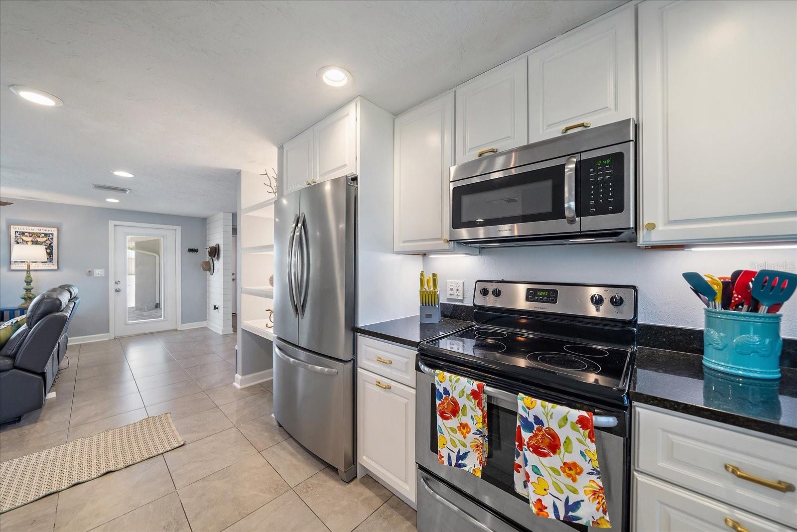 Image 17 of 36 For 6841 Roxbury Drive