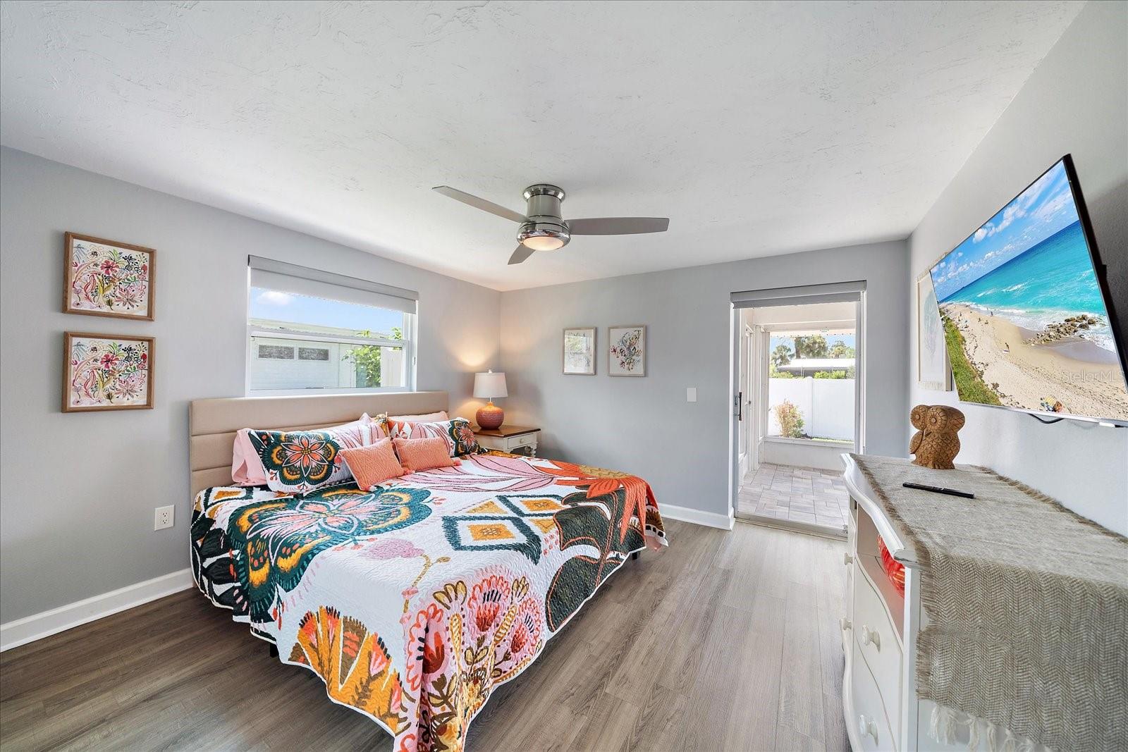 Image 23 of 36 For 6841 Roxbury Drive