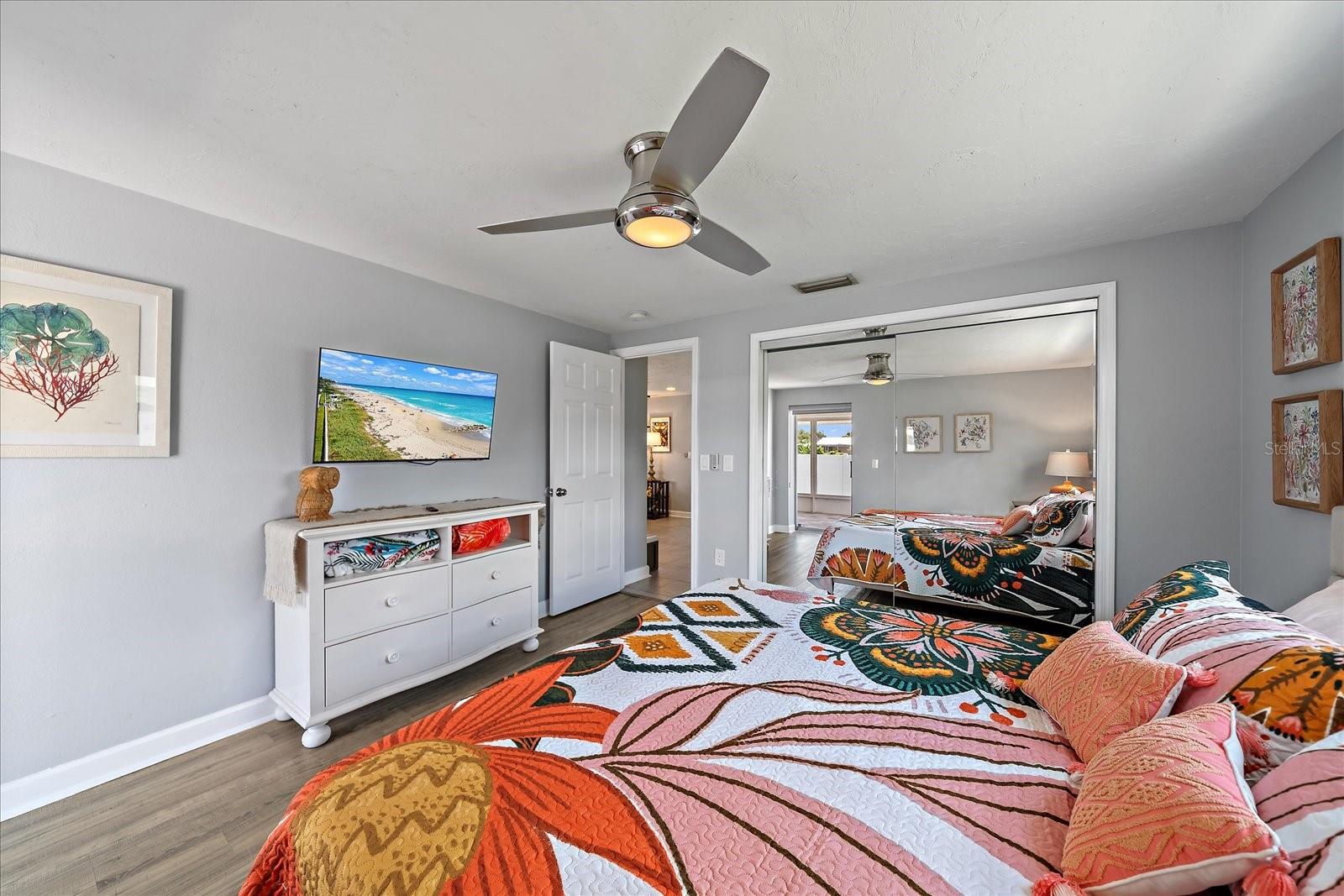 Image 25 of 36 For 6841 Roxbury Drive