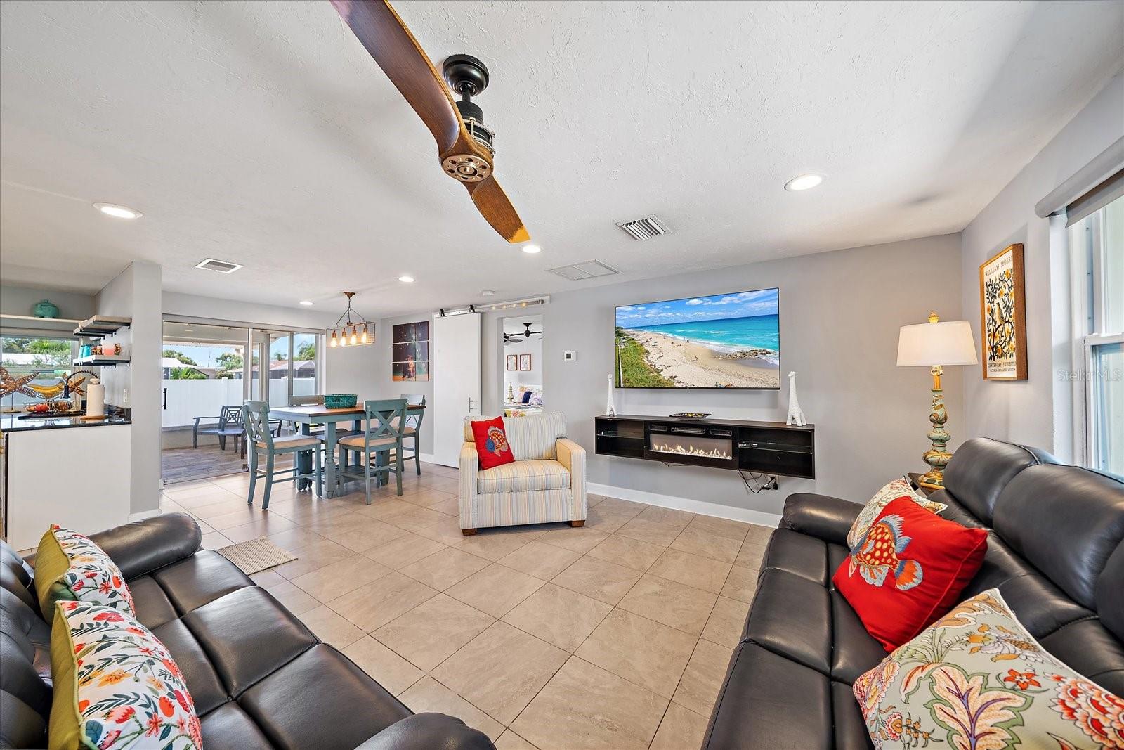 Image 9 of 36 For 6841 Roxbury Drive