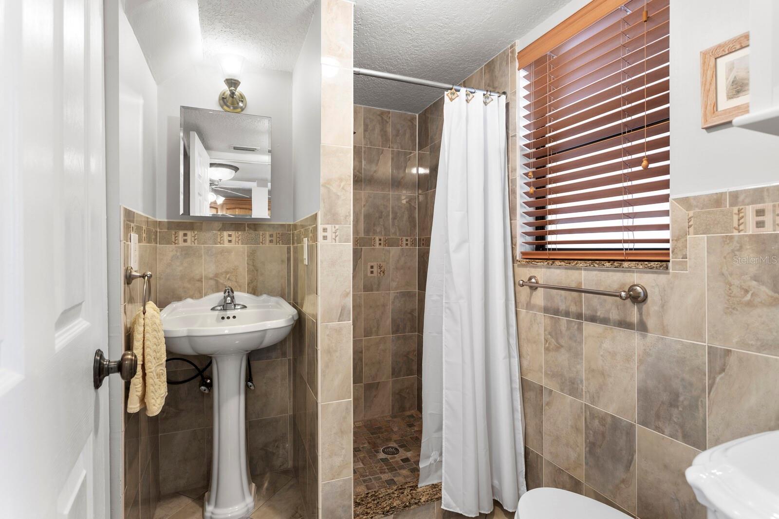 Image 14 of 49 For 907 Bahia Del Sol Drive 907