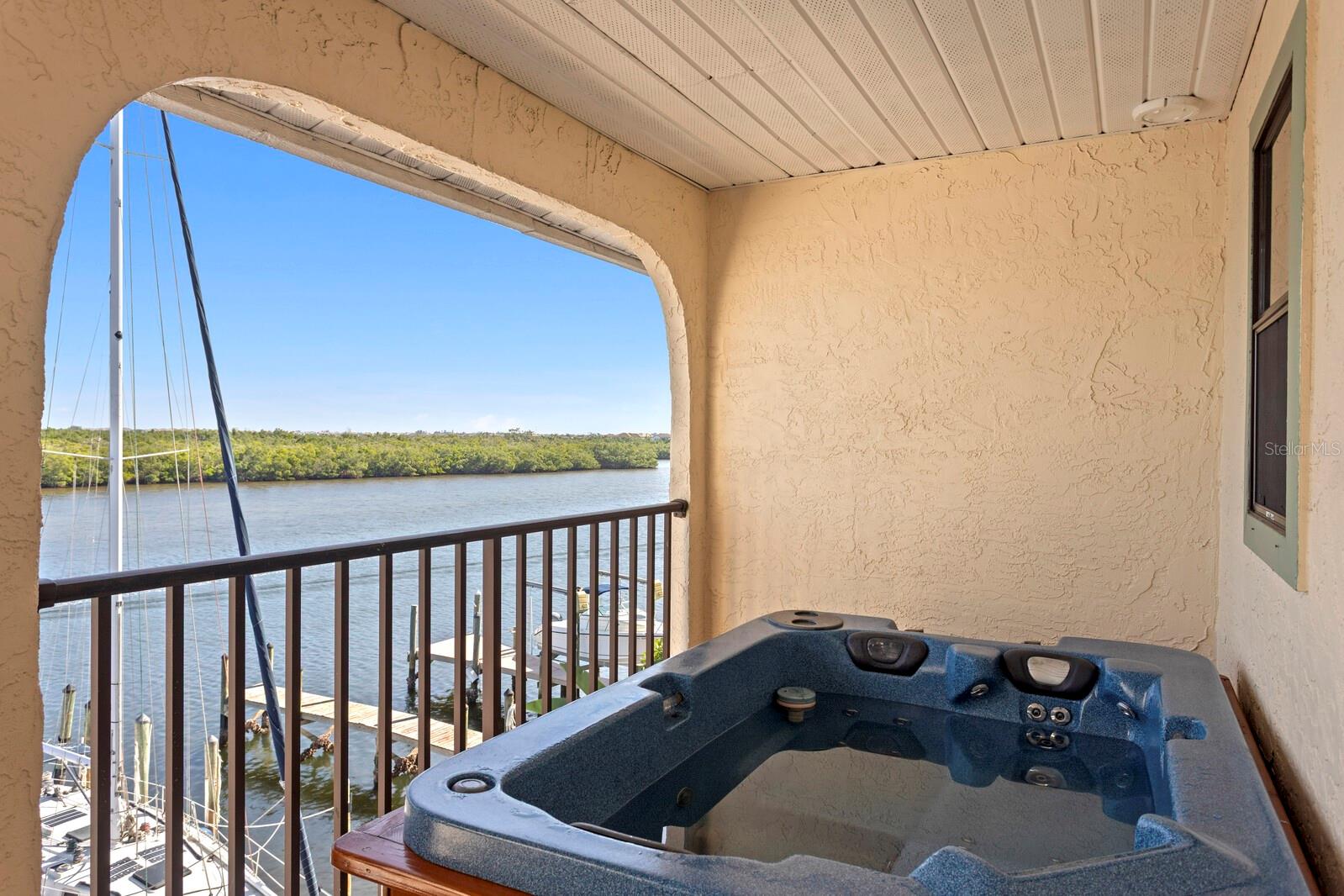 Image 24 of 49 For 907 Bahia Del Sol Drive 907