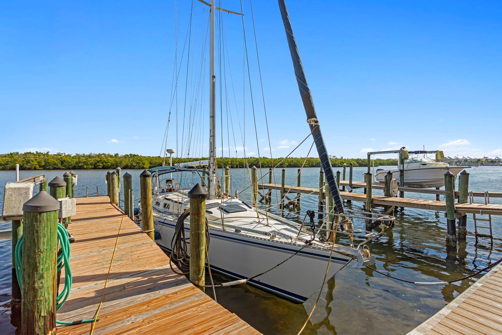 Image 32 of 49 For 907 Bahia Del Sol Drive 907