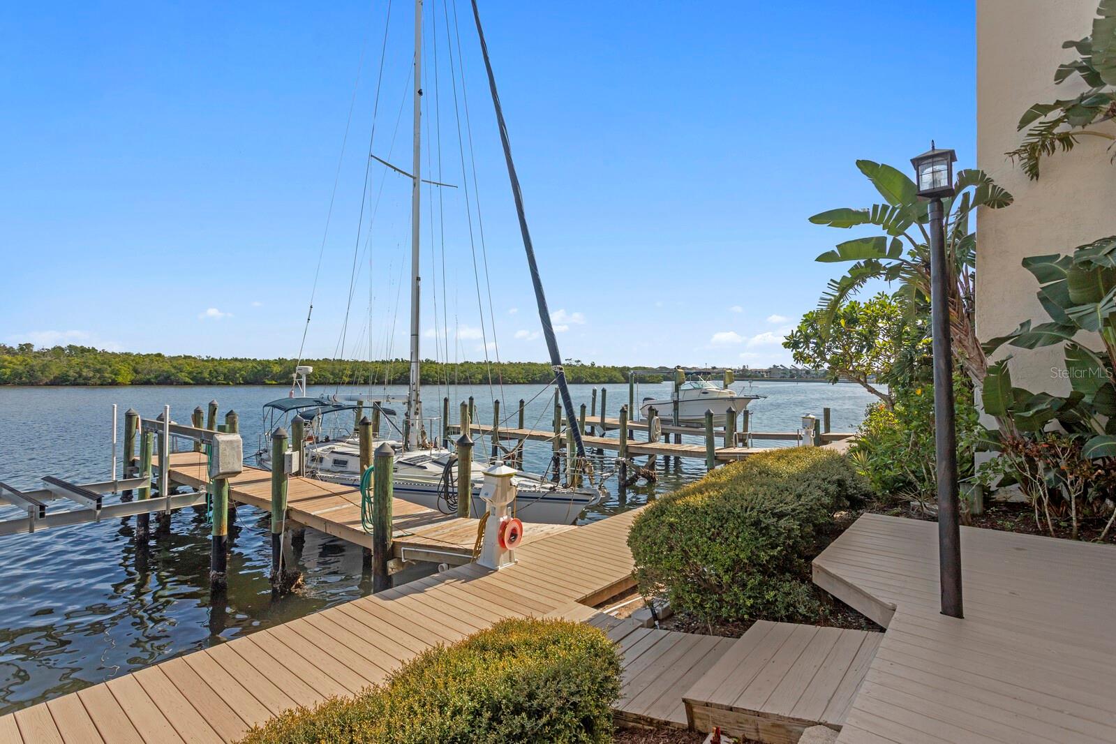 Image 33 of 49 For 907 Bahia Del Sol Drive 907