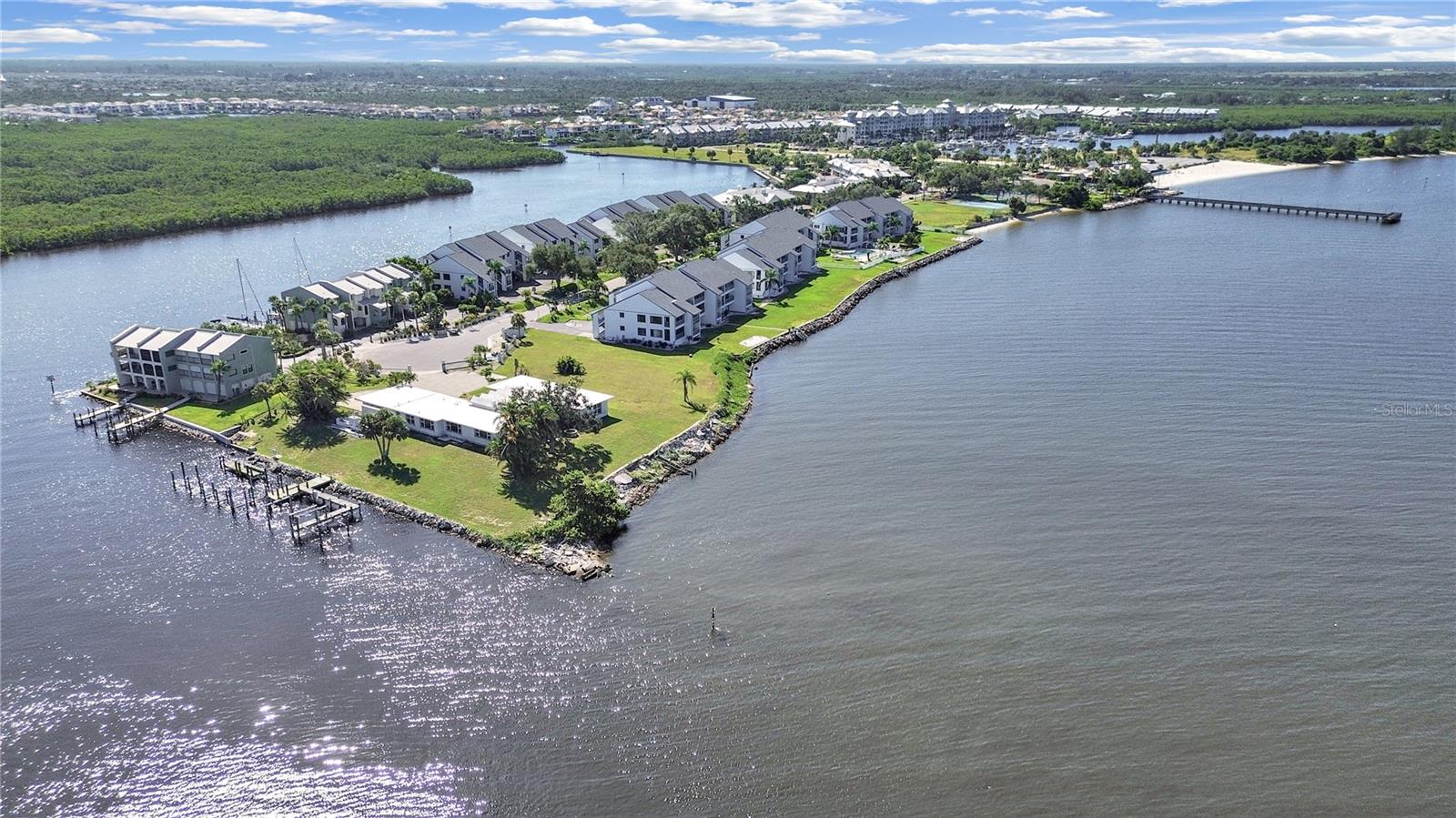 Image 37 of 49 For 907 Bahia Del Sol Drive 907