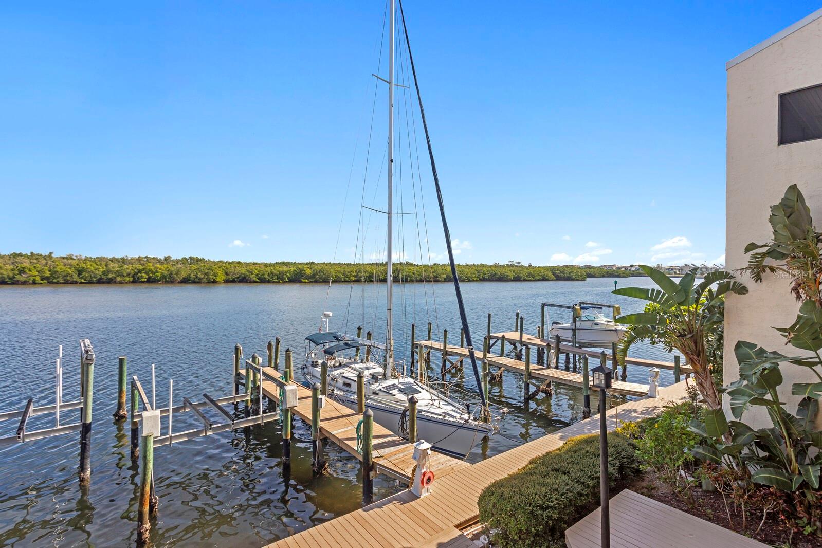 Image 4 of 49 For 907 Bahia Del Sol Drive 907