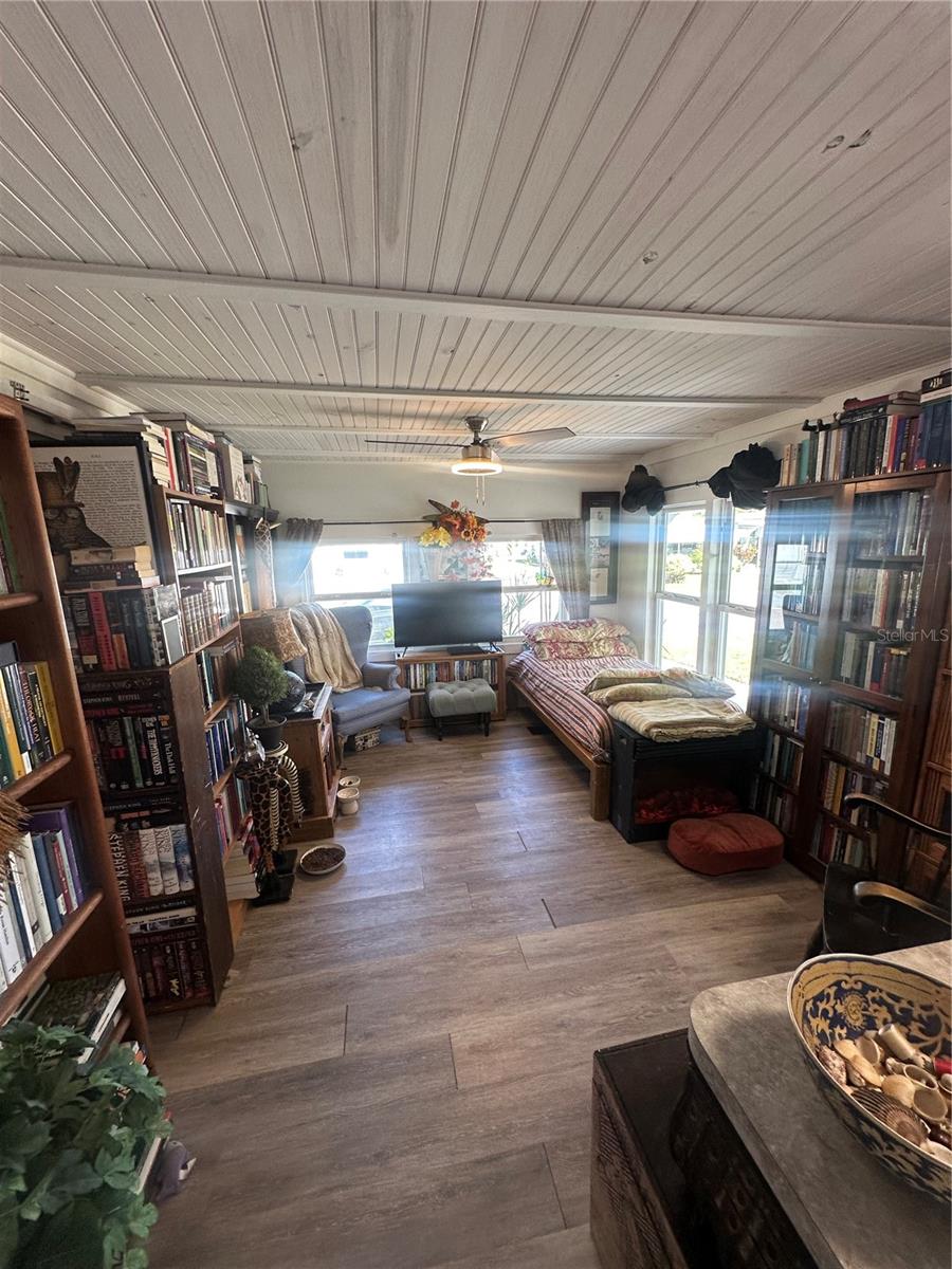 Image 13 of 20 For 204 52nd Avenue Plaza E