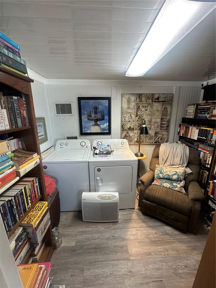 Image 14 of 20 For 204 52nd Avenue Plaza E