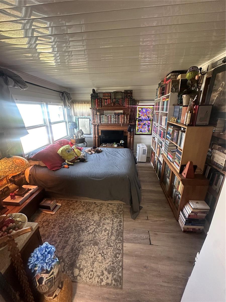 Image 16 of 20 For 204 52nd Avenue Plaza E