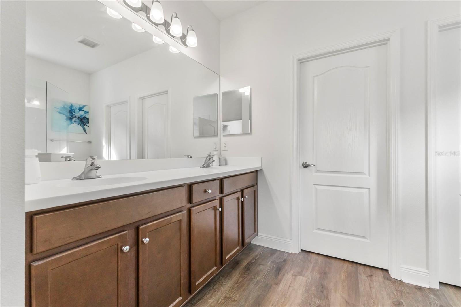 Image 16 of 48 For 2637 Star Apple Way