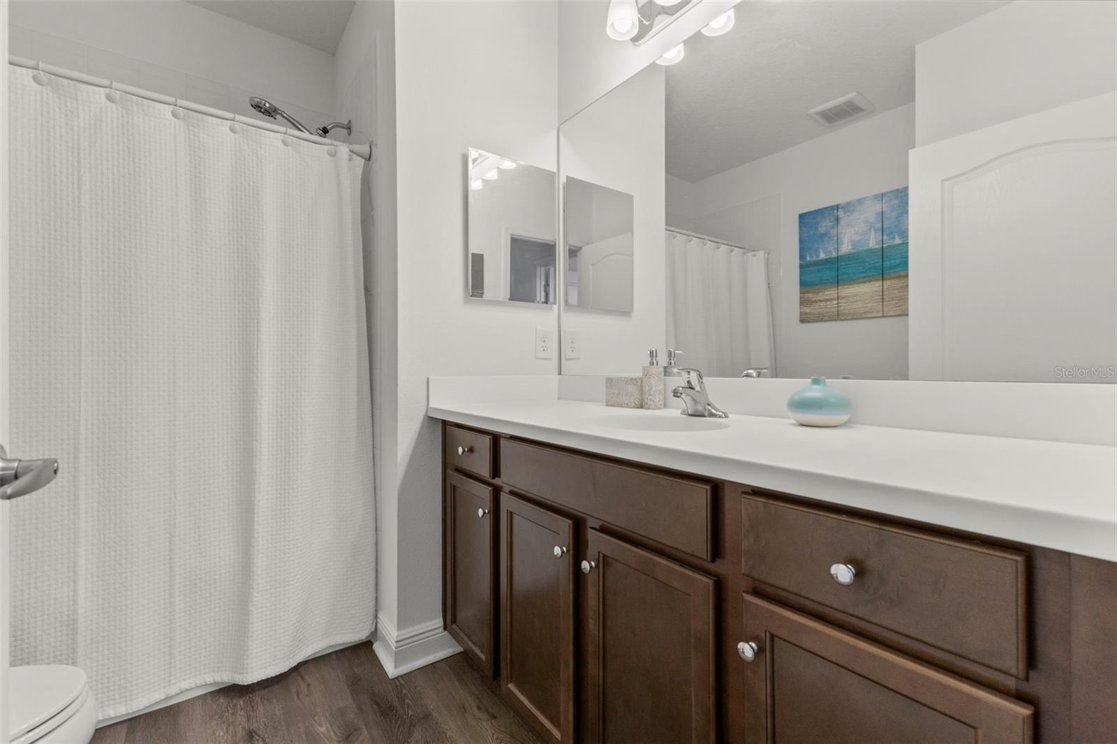 Image 24 of 48 For 2637 Star Apple Way