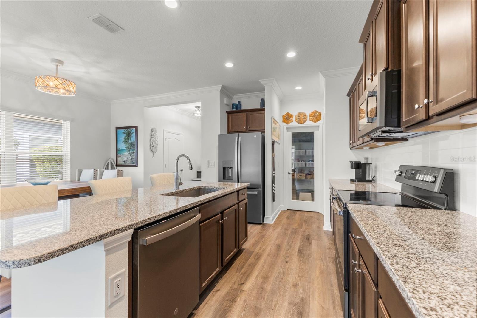 Image 7 of 48 For 2637 Star Apple Way