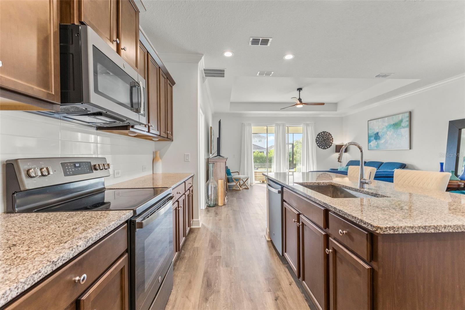 Image 8 of 48 For 2637 Star Apple Way