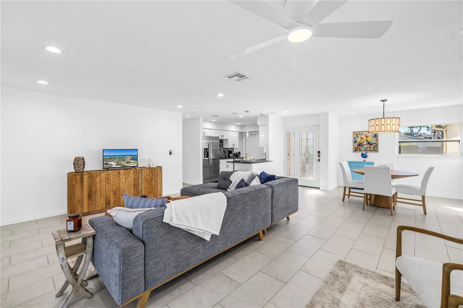 Image 15 of 48 For 111 Whispering Sands Circle V38