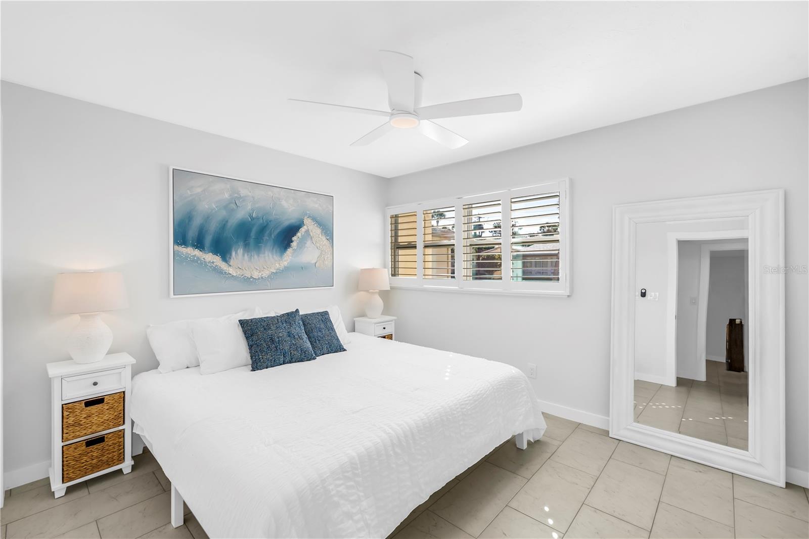 Image 22 of 48 For 111 Whispering Sands Circle V38