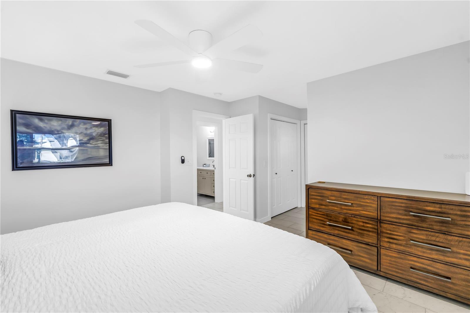 Image 25 of 48 For 111 Whispering Sands Circle V38