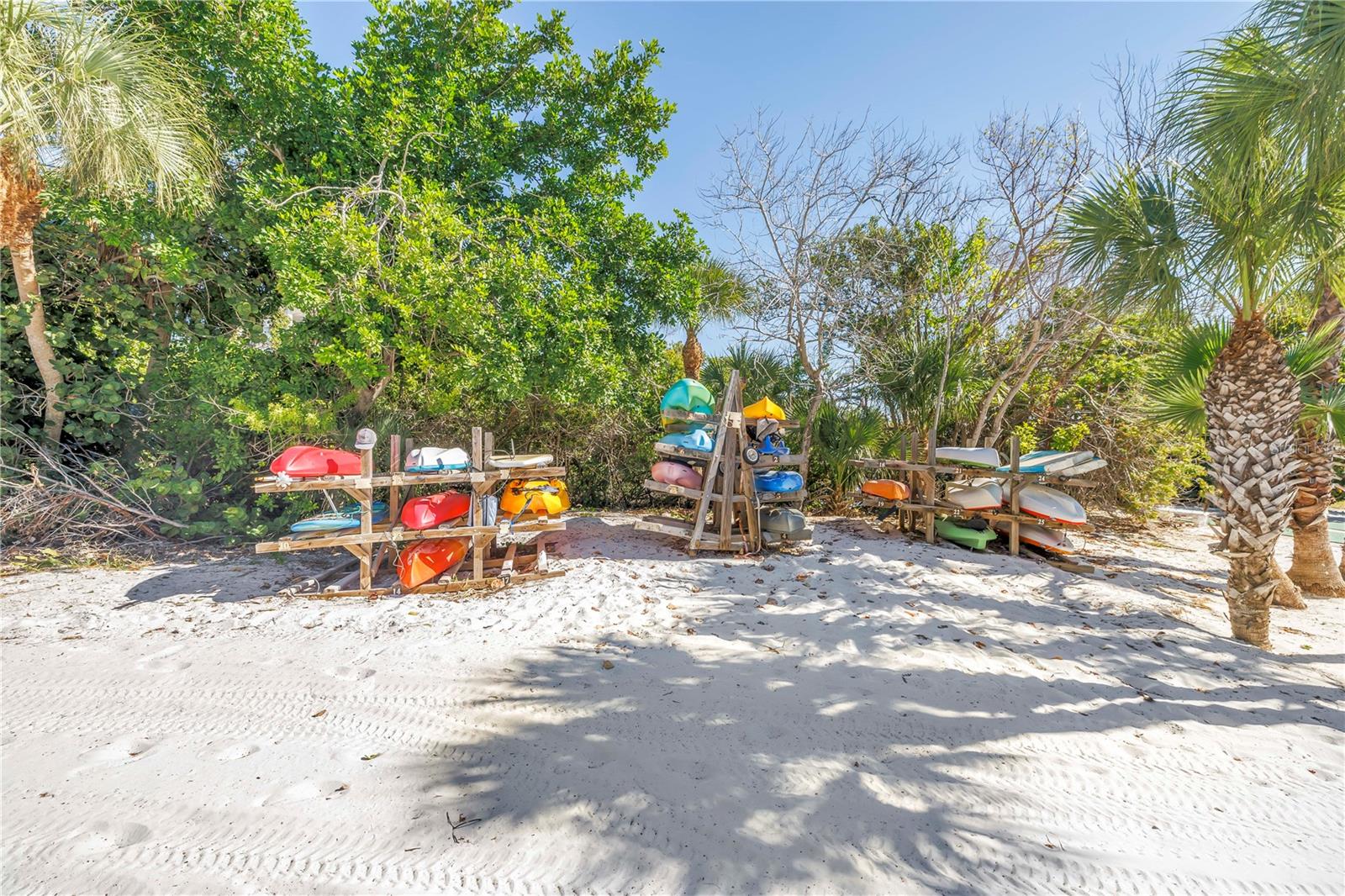 Image 40 of 48 For 111 Whispering Sands Circle V38