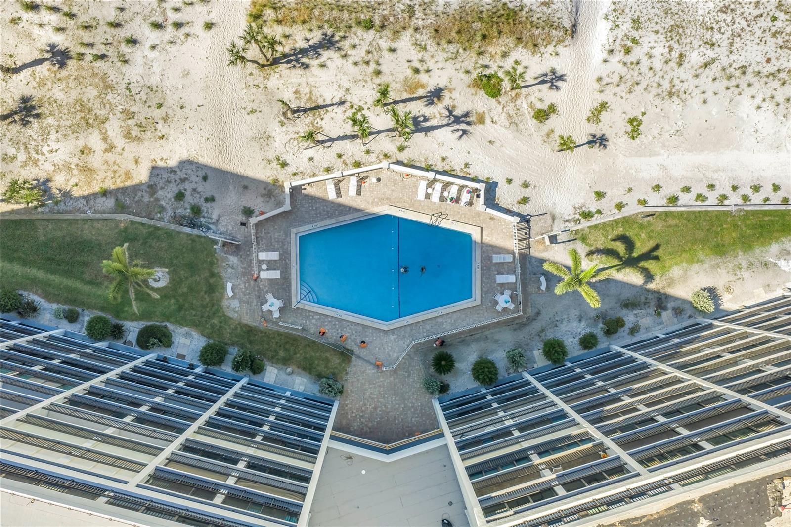 Image 45 of 48 For 111 Whispering Sands Circle V38