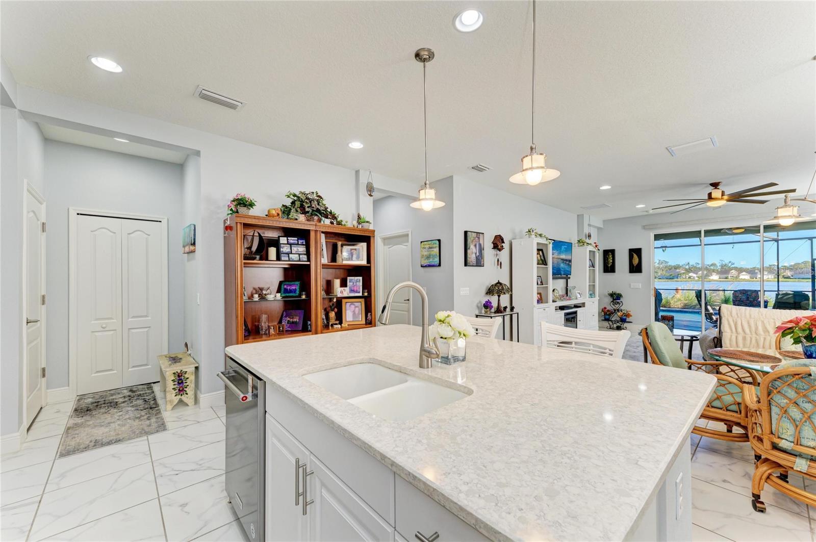 Image 15 of 67 For 7735 Ridgelake Circle