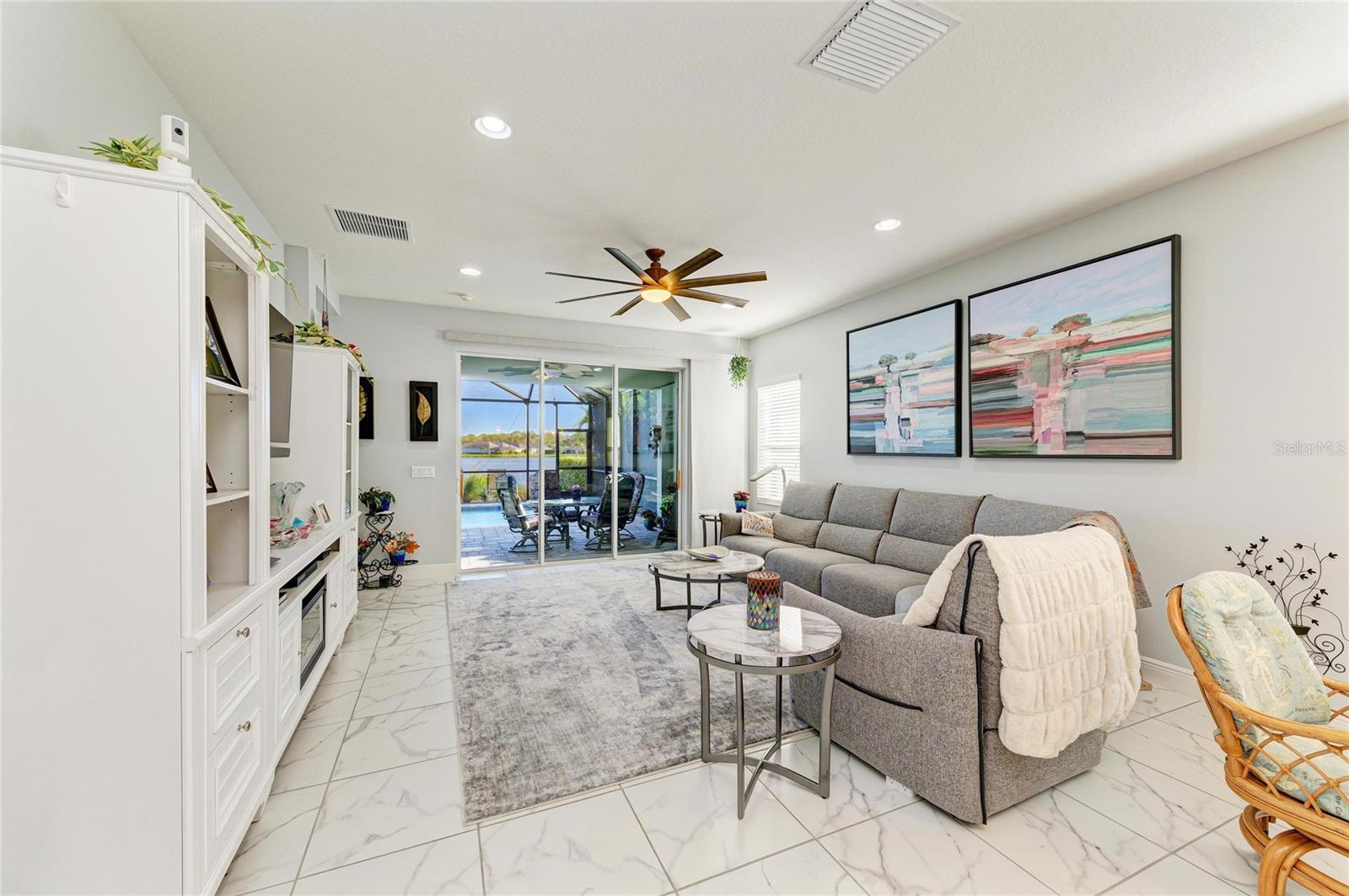 Image 18 of 67 For 7735 Ridgelake Circle