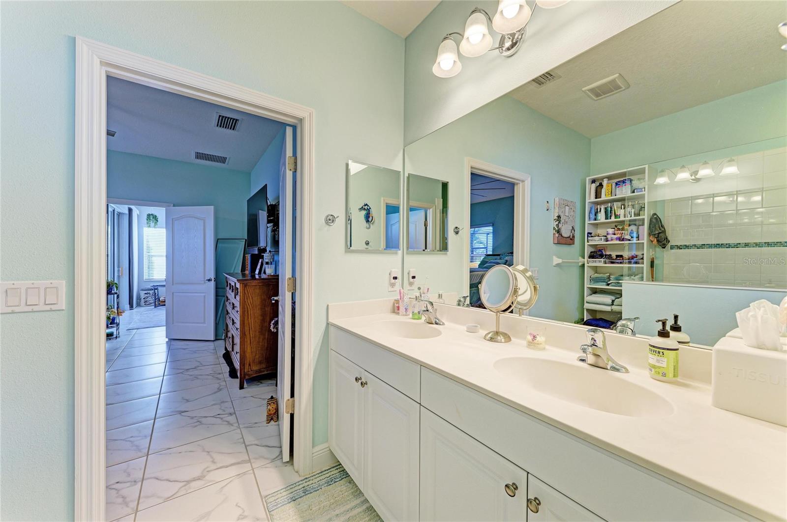 Image 21 of 67 For 7735 Ridgelake Circle