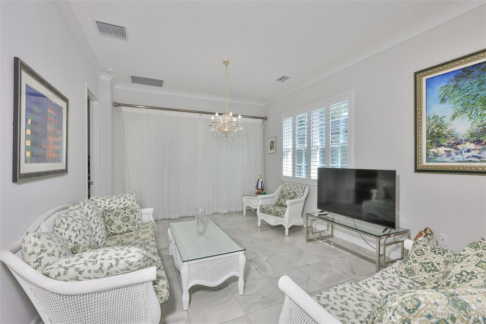 Image 10 of 34 For 2088 Sherbrook Avenue