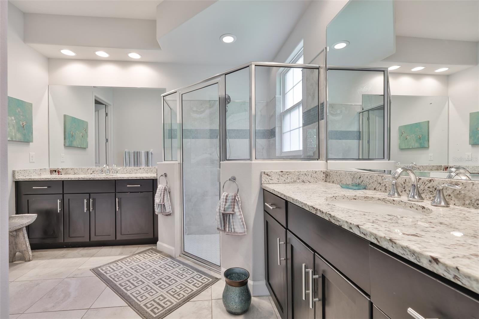 Image 18 of 34 For 2088 Sherbrook Avenue