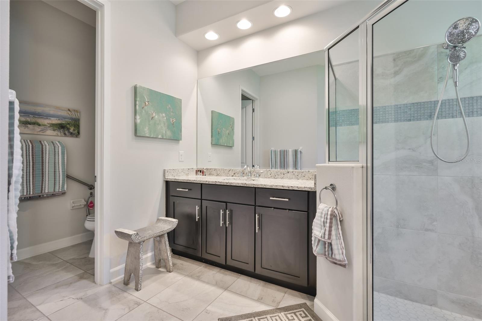 Image 19 of 34 For 2088 Sherbrook Avenue