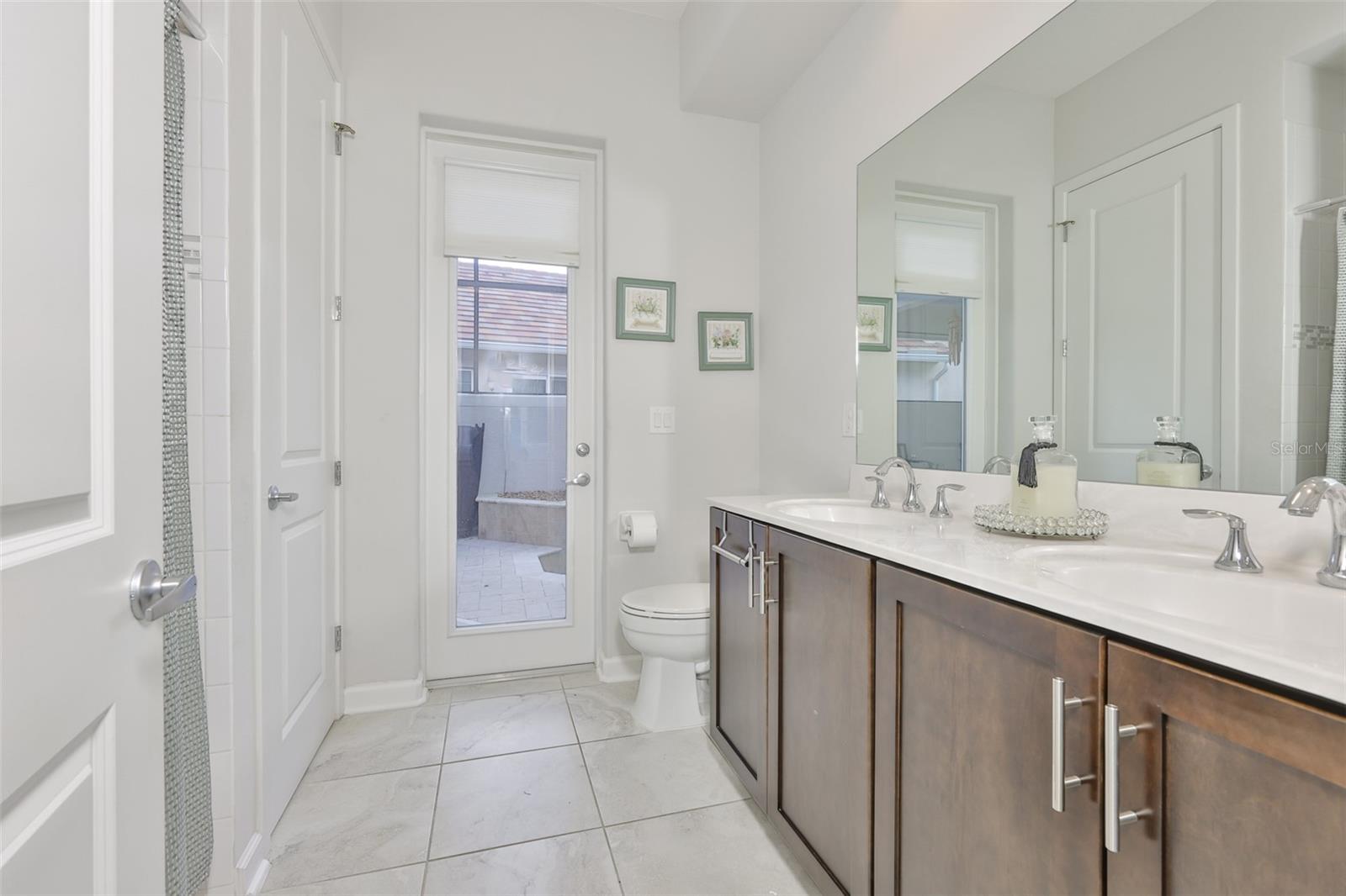 Image 23 of 34 For 2088 Sherbrook Avenue