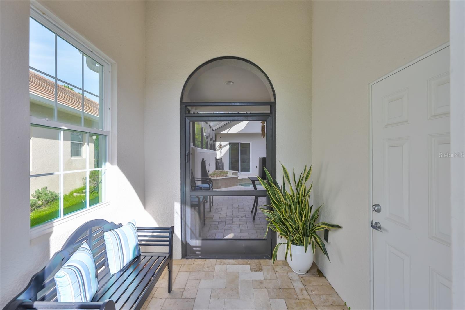 Image 3 of 34 For 2088 Sherbrook Avenue