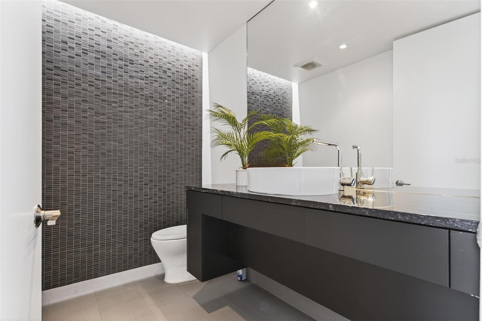 Image 26 of 64 For 1617 Palmetto Lane